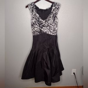 Tadashi Women's Dress 10 Black Sleeveless Ruched Fit Flare Evening Cocktail BB